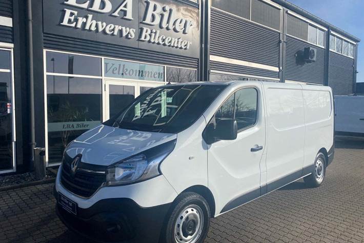 Hvid Renault Trafic T29 fra 2021