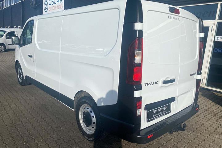 Hvid Renault Trafic T29 fra 2021