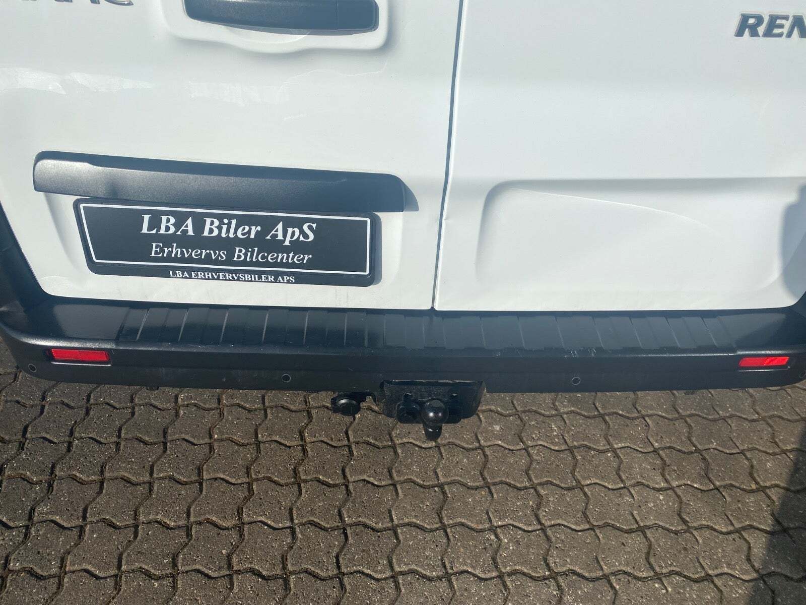 Hvid Renault Trafic T29 fra 2021