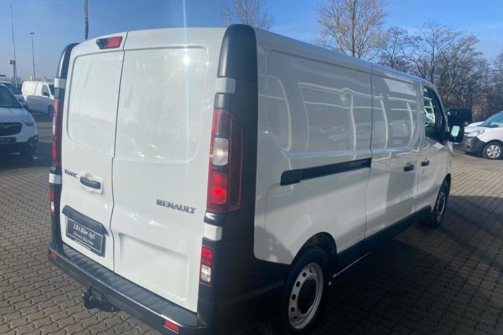 Hvid Renault Trafic T29 fra 2021