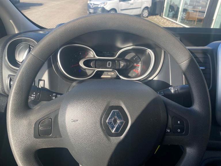 Renault Trafic T29 2,0 dCi 120 L2H1