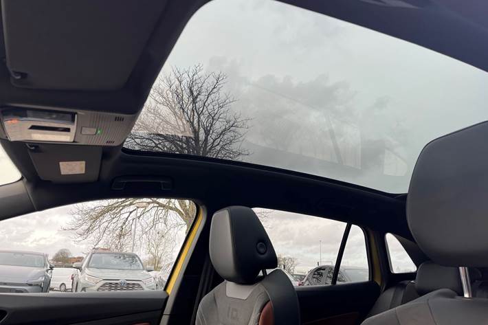 Gul VW ID.4 fra 2021