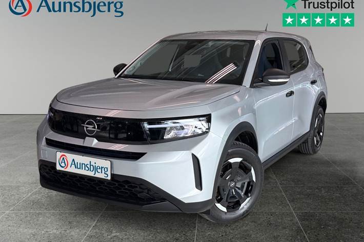 Grå Opel Frontera fra 2025 set udefra
