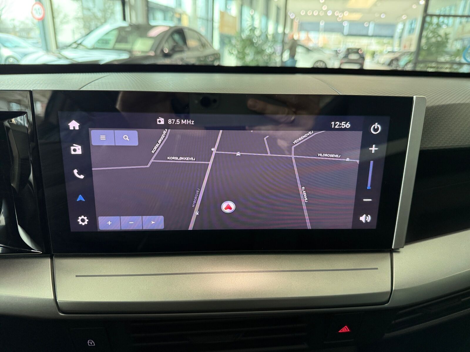 Grå Opel Frontera fra 2025