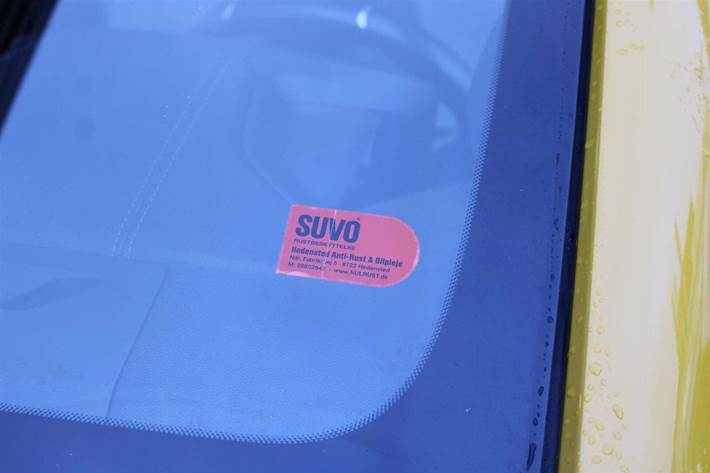 Gul Peugeot e-208 fra 2020