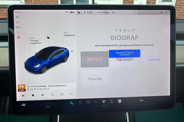Blå Tesla Model 3 fra 2019