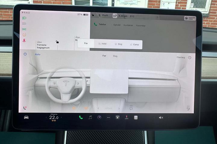 Blå Tesla Model 3 fra 2019