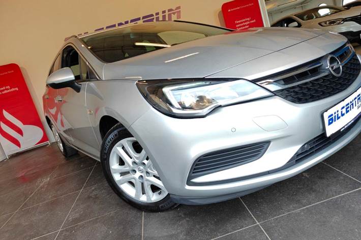 Grå Opel Astra fra 2019
