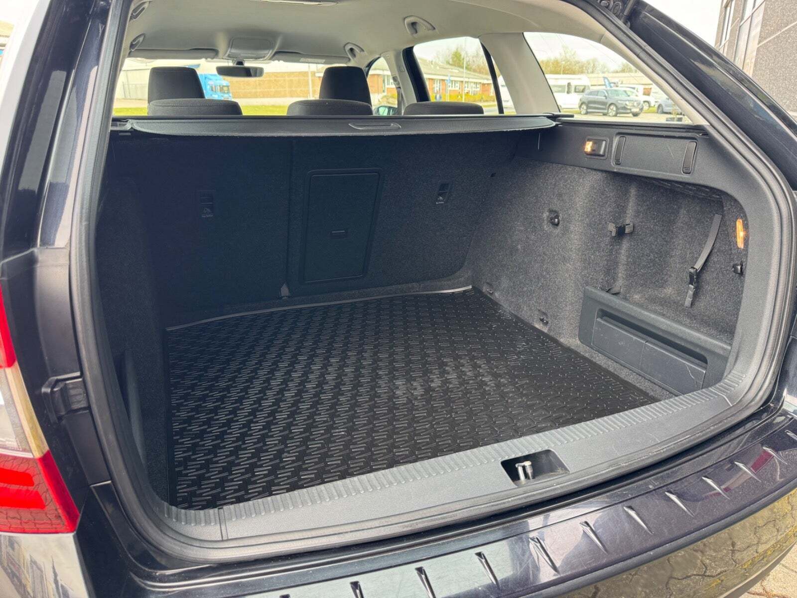 Sort Skoda Octavia fra 2018