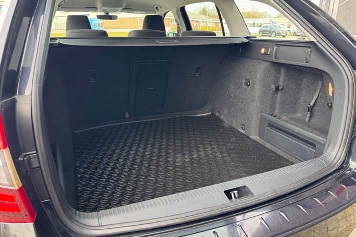 Sort Skoda Octavia fra 2018