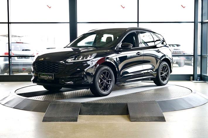 Sort Ford Kuga fra 2023