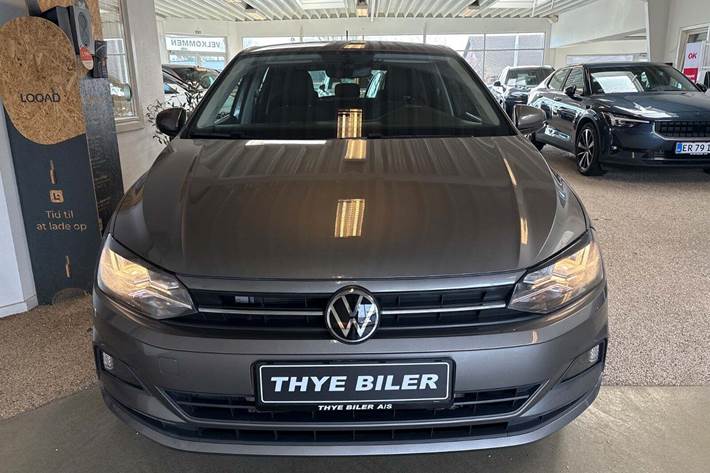 Grå VW Polo fra 2021