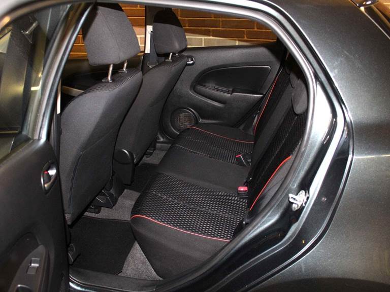 Mazda 2 1,3 Takara Edition