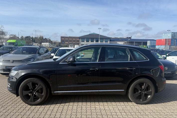 Sort Audi Q5 fra 2017