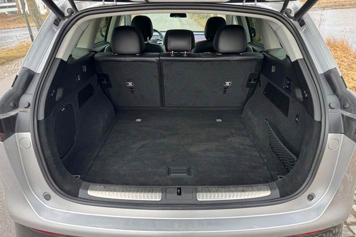 Sølv Xpeng G9 fra 2024