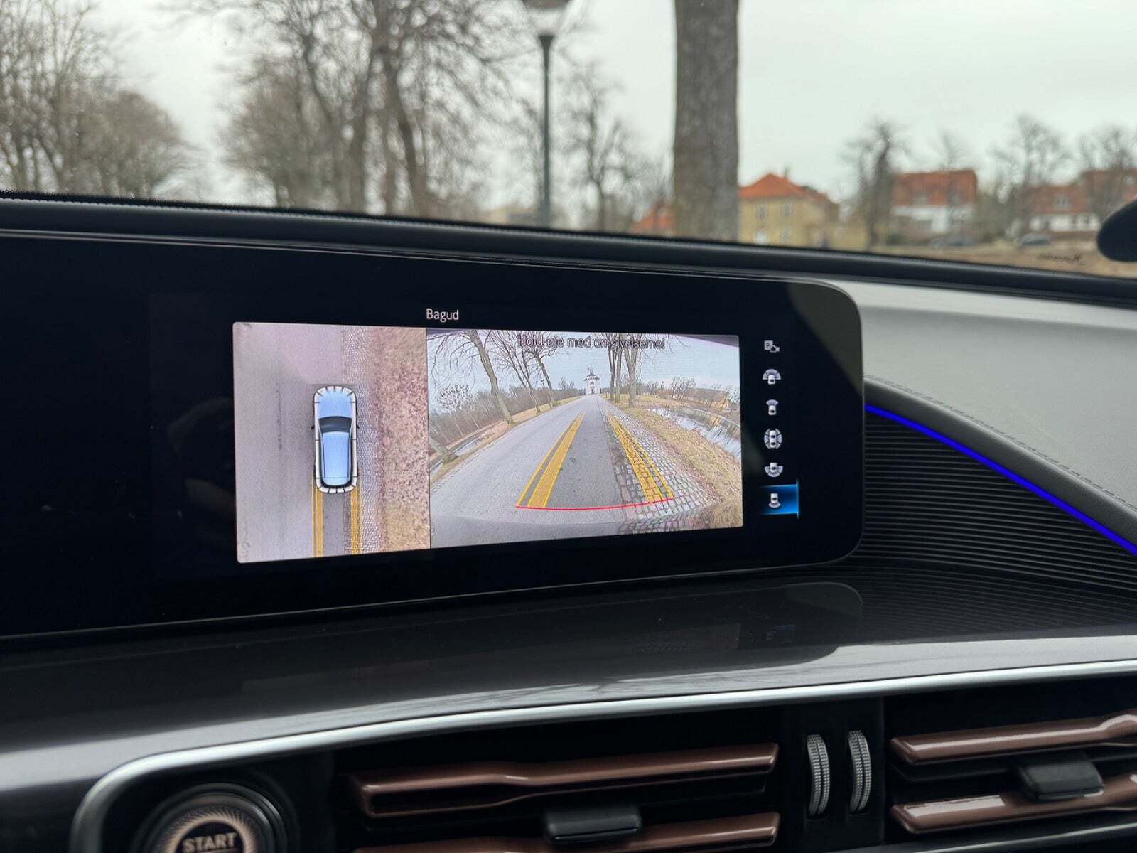 Sort Mercedes EQC400 fra 2022
