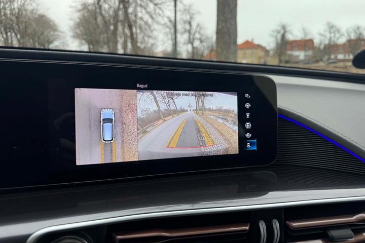 Sort Mercedes EQC400 fra 2022
