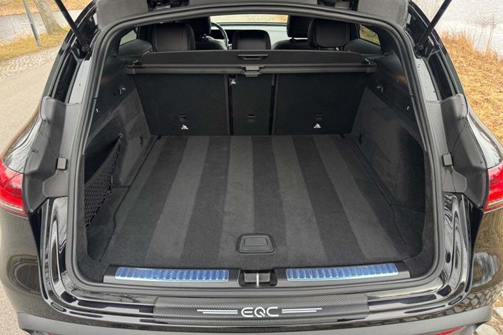 Sort Mercedes EQC400 fra 2022