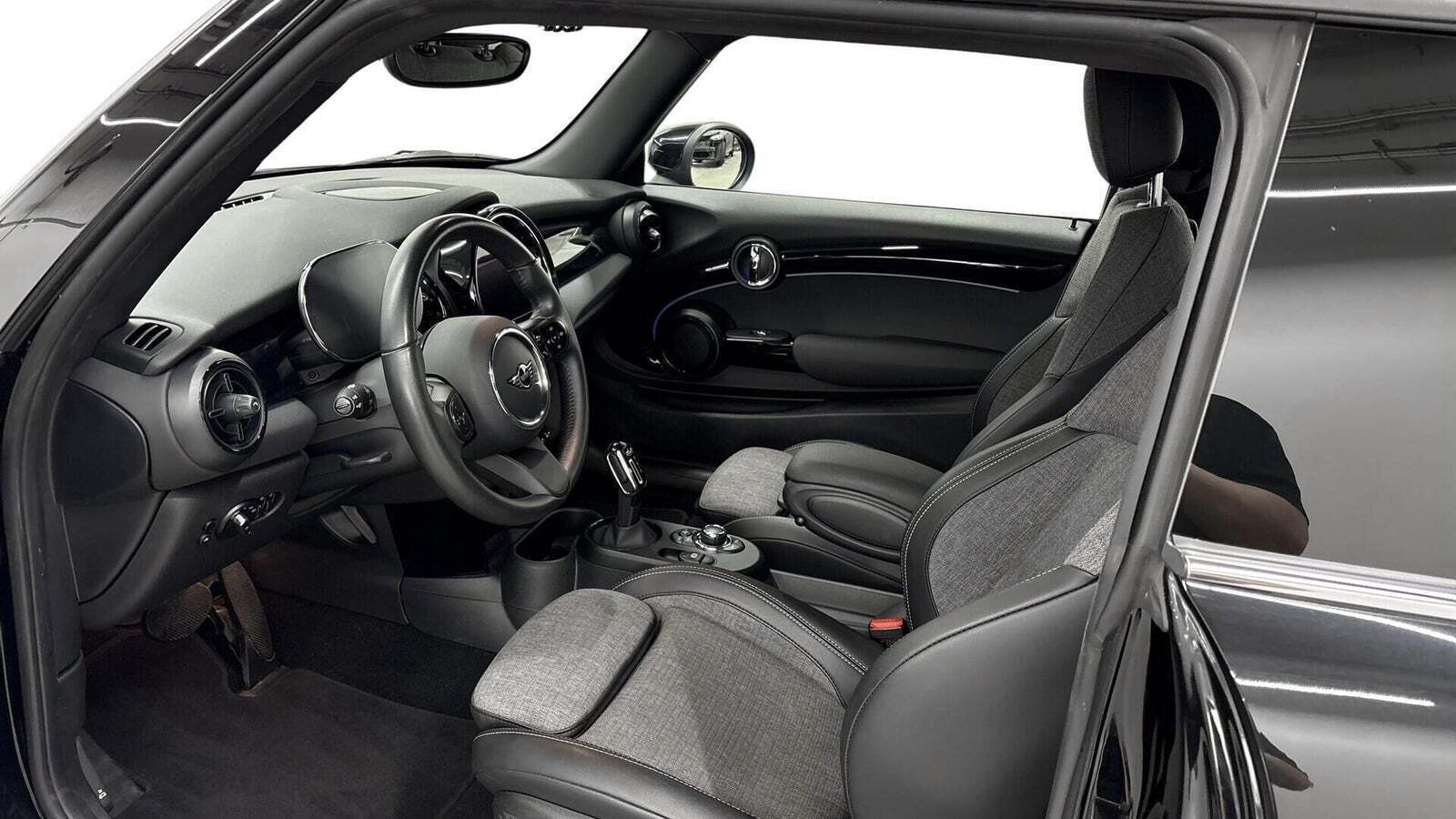 Mini Cooper SE Classic Trim