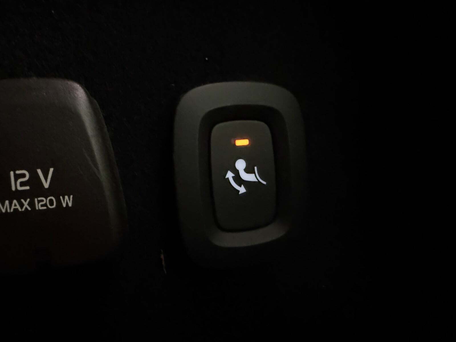 Rød Volvo V60 fra 2022