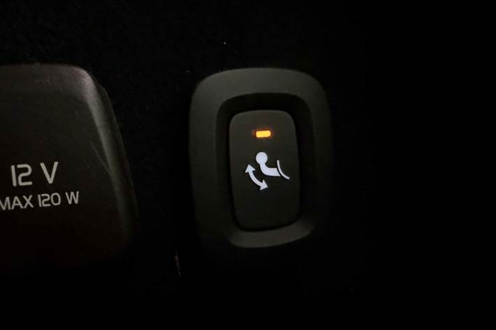 Rød Volvo V60 fra 2022