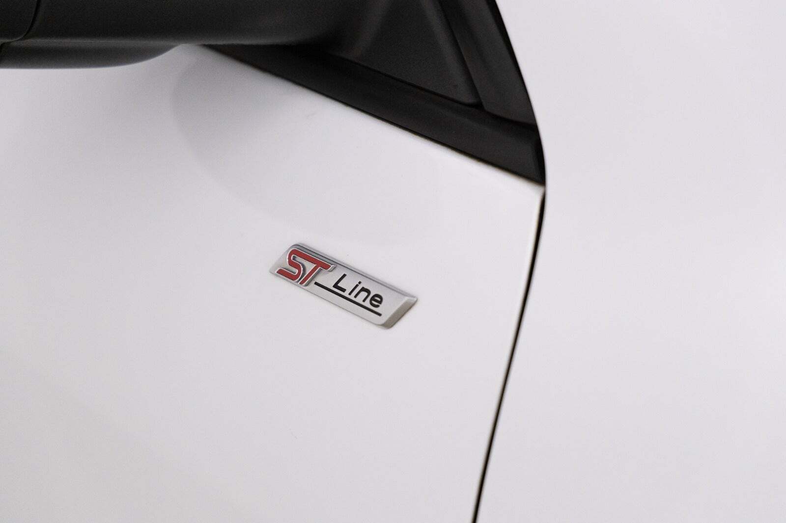 Hvid Ford Kuga fra 2020