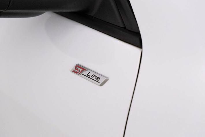 Hvid Ford Kuga fra 2020