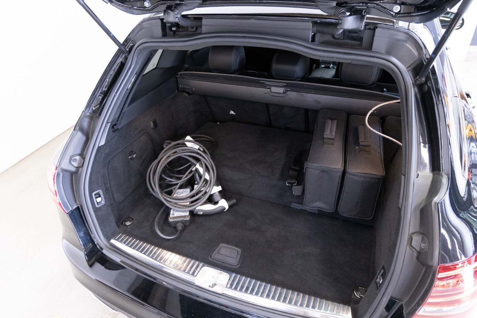 Mercedes C300 e 2,0 AMG Line stc. aut.