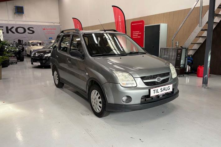 Grå Suzuki Ignis fra 2005