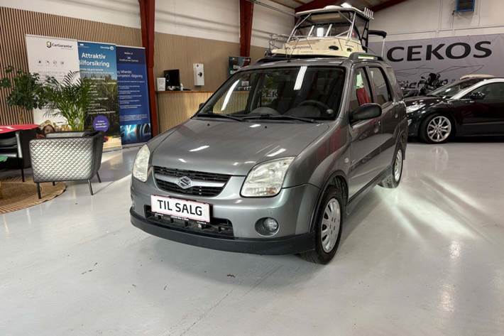 Grå Suzuki Ignis fra 2005