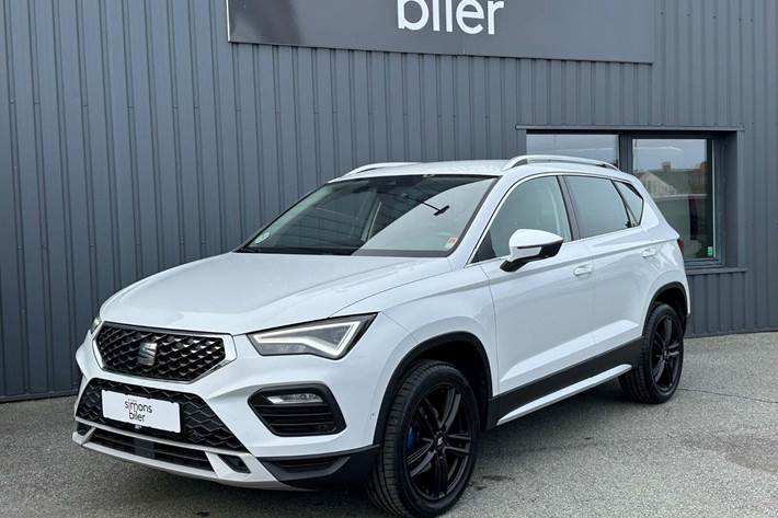 Hvid Seat Ateca fra 2021 set udefra