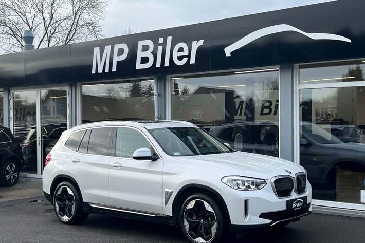 Hvid BMW iX3 fra 2021