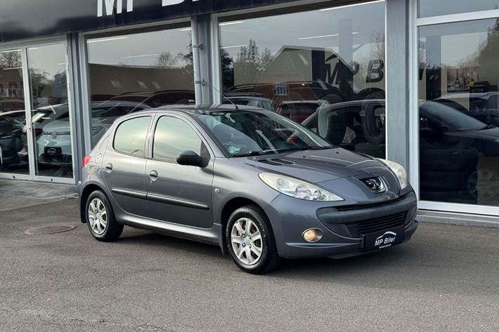 Grå Peugeot 206+ fra 2011