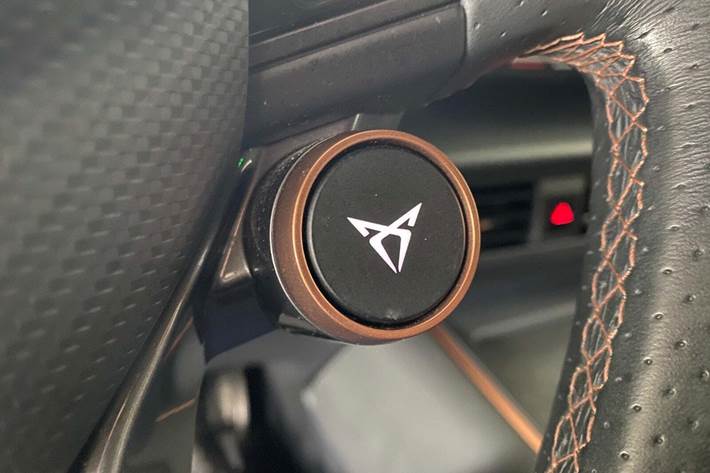 Blå Cupra Born fra 2024