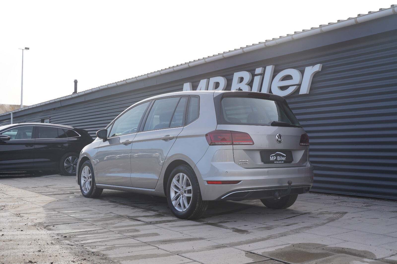 Sølv VW Golf Sportsvan fra 2020