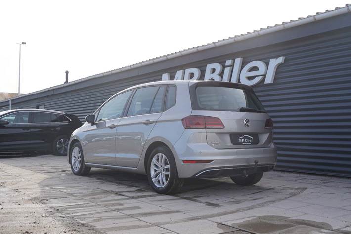 Sølv VW Golf Sportsvan fra 2020