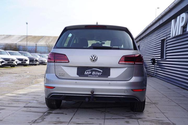 Sølv VW Golf Sportsvan fra 2020
