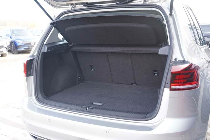 Sølv VW Golf Sportsvan fra 2020