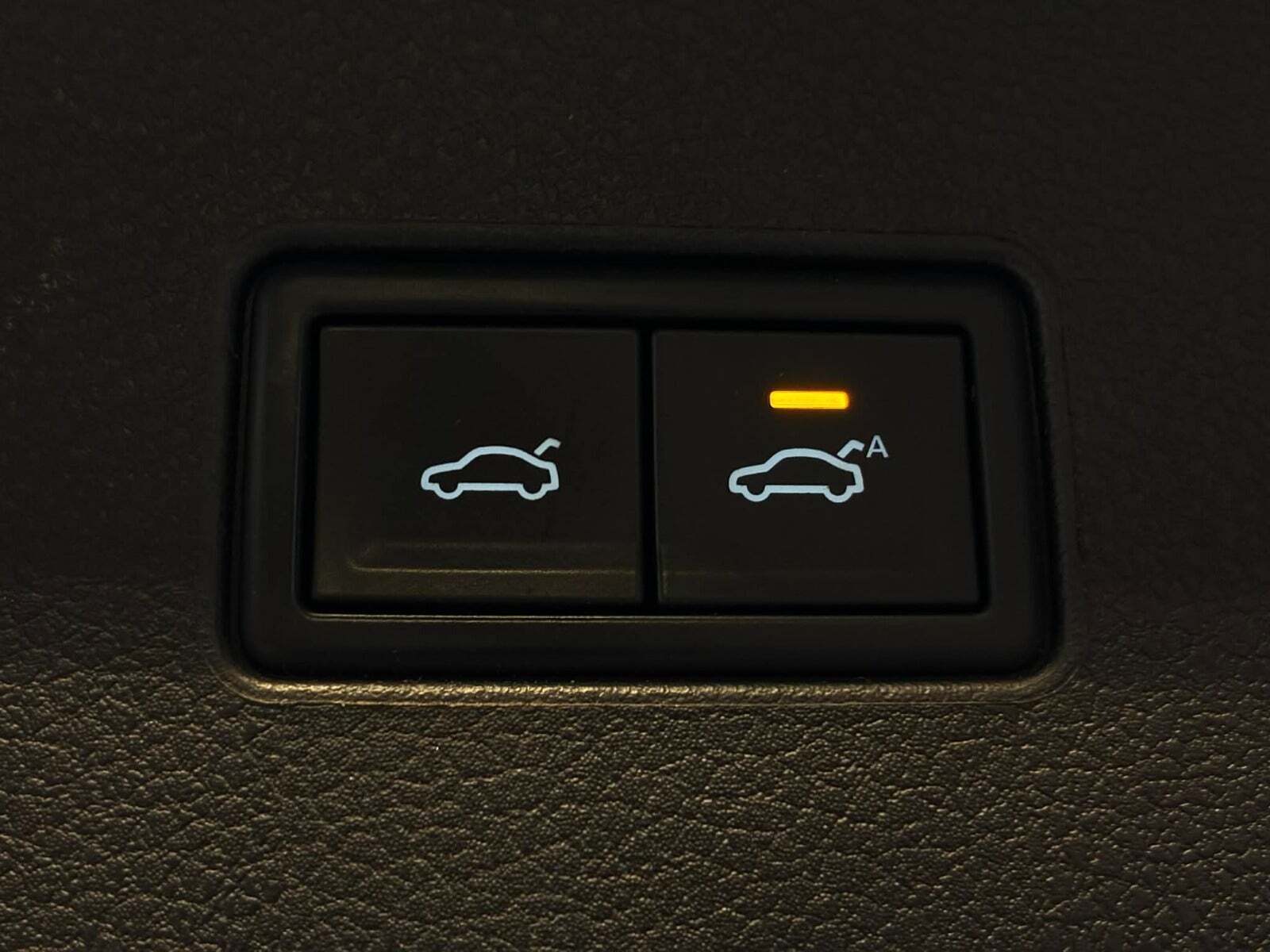 Grå VW Passat fra 2021