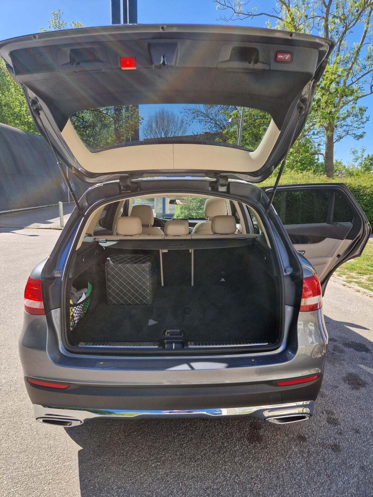 Grå Mercedes GLC220 d fra 2016