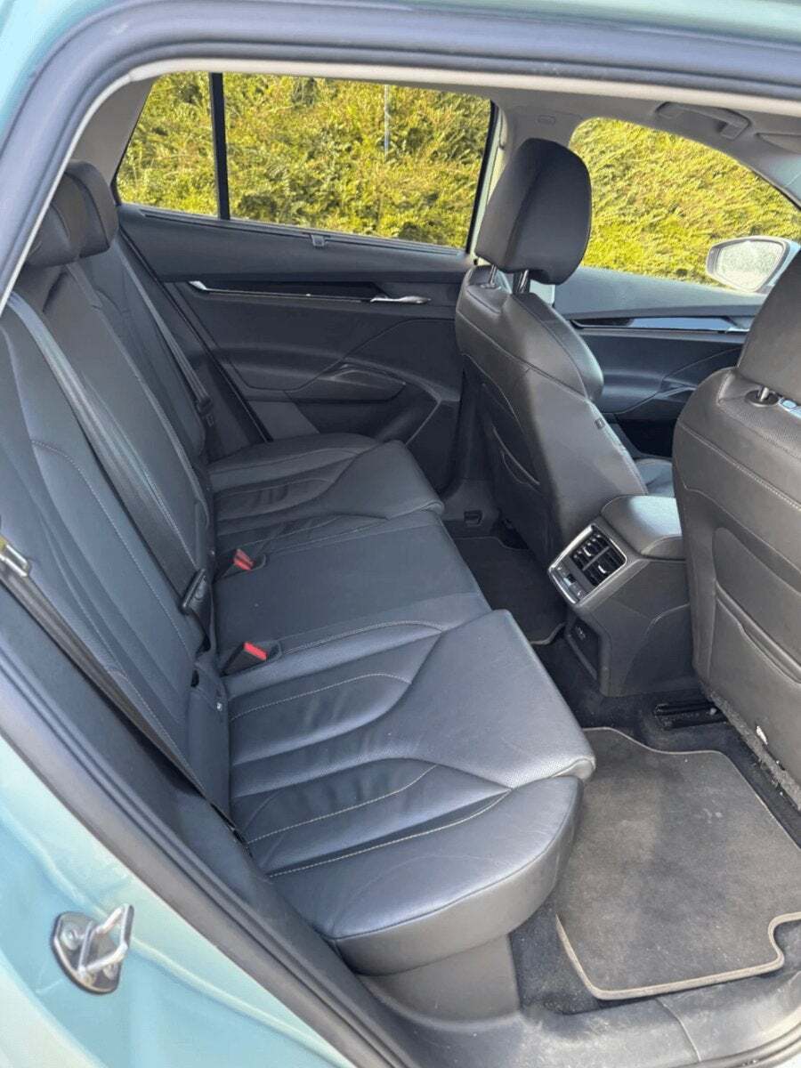 Grøn Skoda Enyaq fra 2021