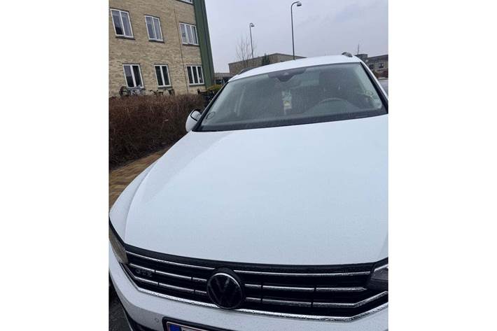 Hvid VW Passat fra 2021