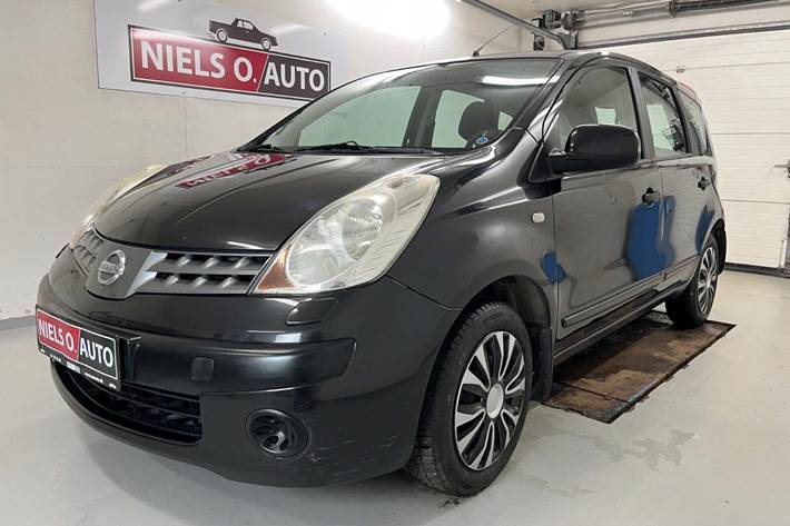 Sort Nissan Note fra 2007