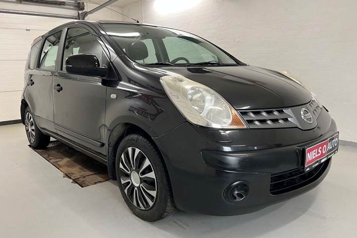 Sort Nissan Note fra 2007