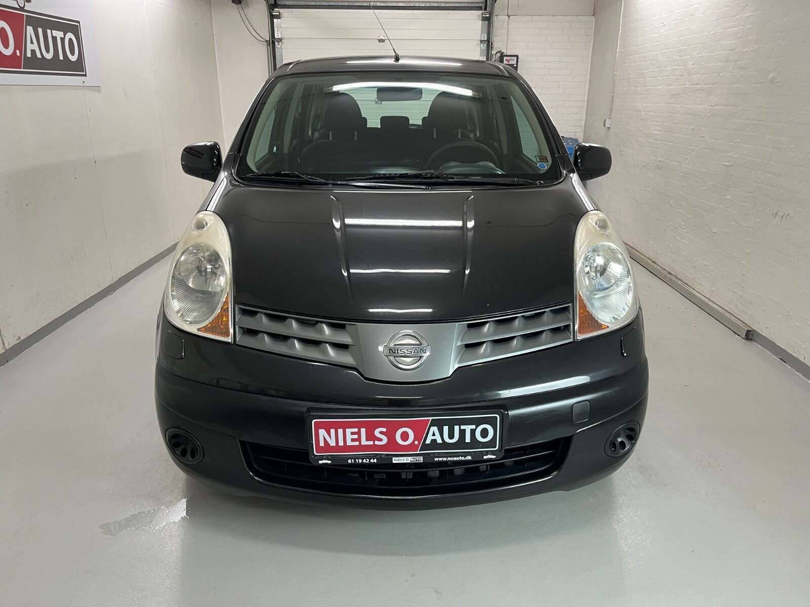 Sort Nissan Note fra 2007