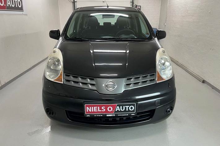 Sort Nissan Note fra 2007