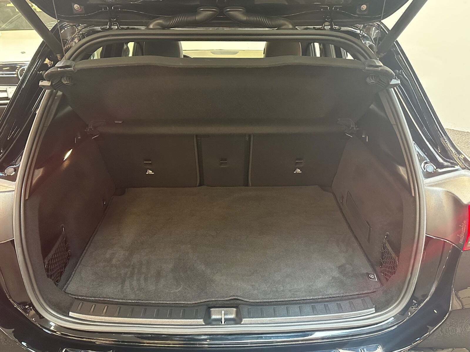 Sort Mercedes EQA250 fra 2022