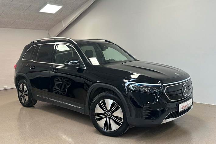 Sort Mercedes EQB250 fra 2023