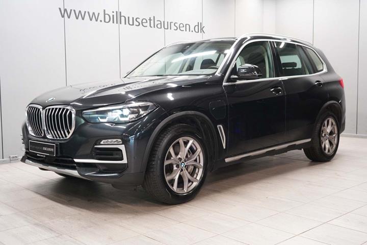 Sort BMW X5 fra 2021 set udefra