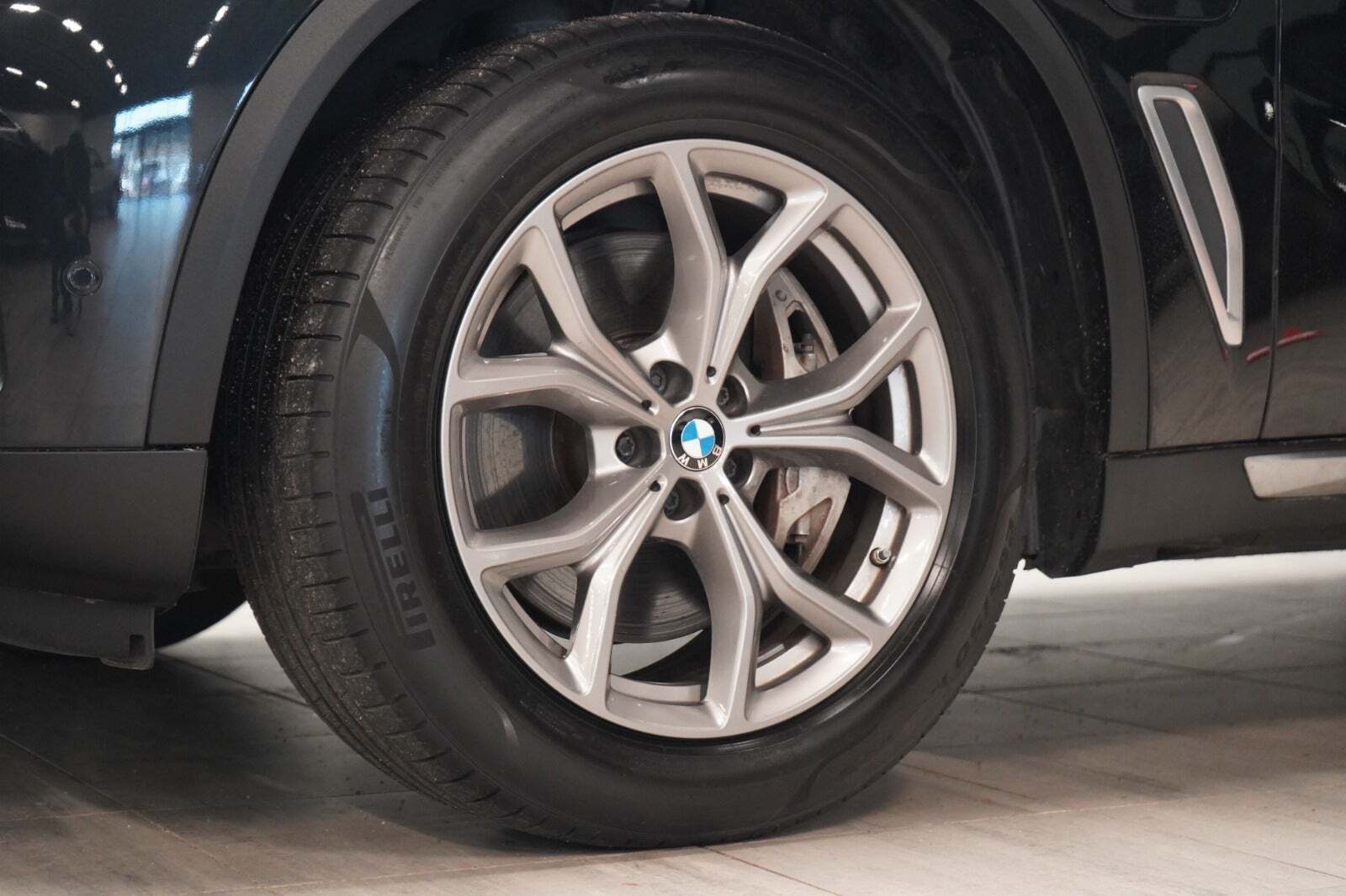 Sort BMW X5 fra 2021